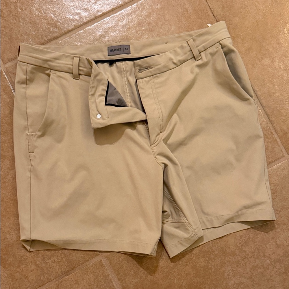 VRST Flexible Khaki Shorts 36 Stretch Belt Loops Zippers Pockets 6” inseam